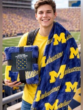 NWT University of Michigan Collegiate Faux Fur Plush Throw Blanket 60” x 70” L